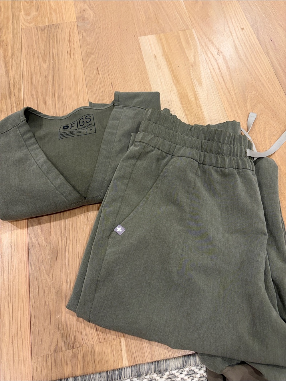 FIGS Women’s  Olive Utility Jogger Pants